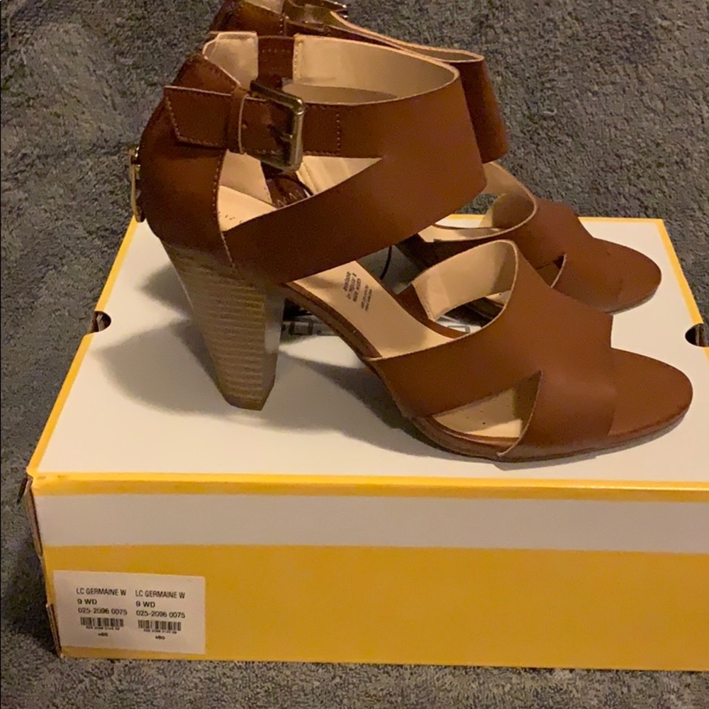 Liz Claiborne brown dressy sandals size 9w
